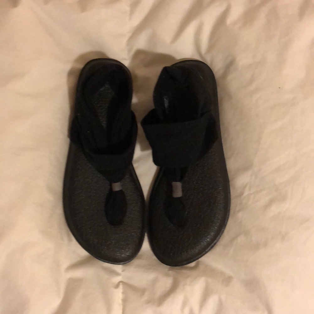 Black Sanuk Yoga Sling Sandals size 8.
